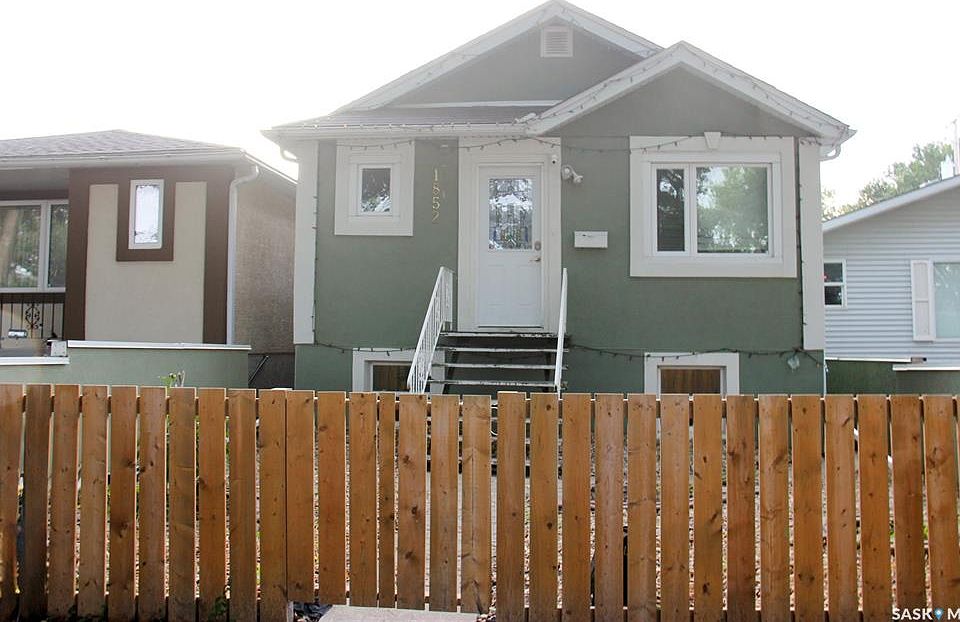1st image of 1852 QUEBEC STREET