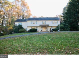 33 Deepdale Dr, Middletown, NJ 07748