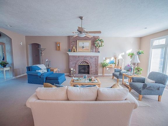 5th image of 6153 Yellow Birch Ct