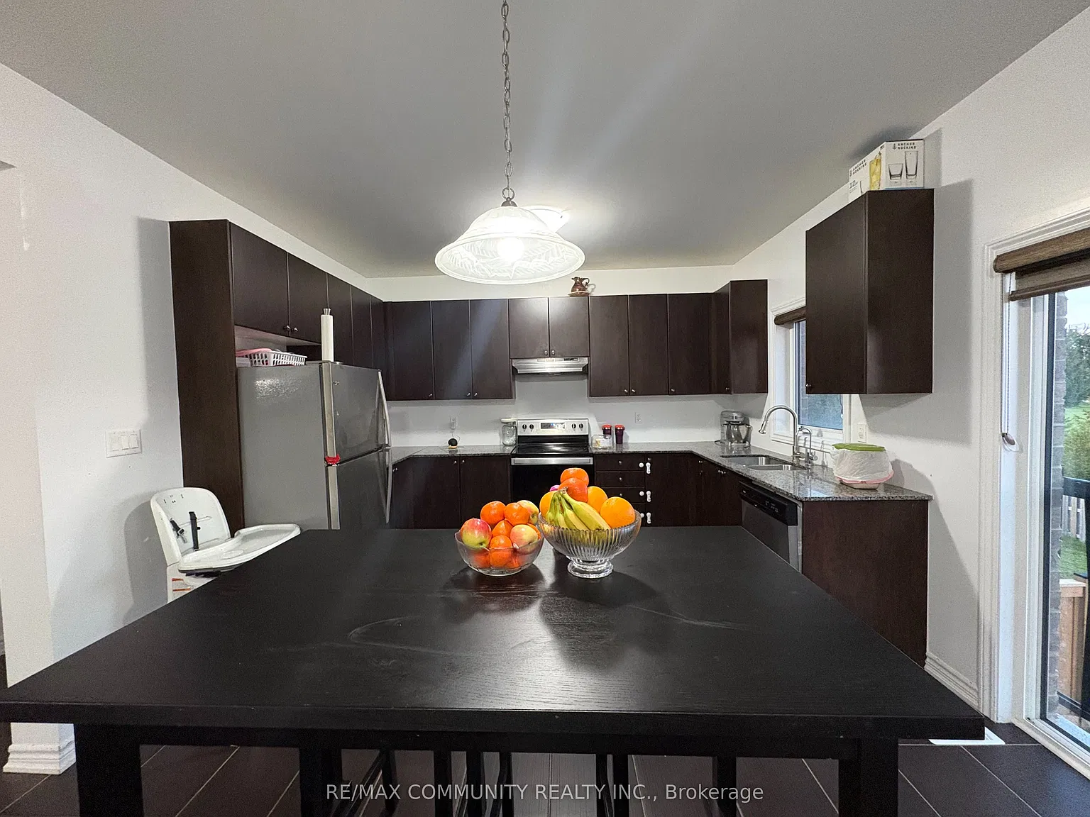 3 bed, $2,400 — Photo 4