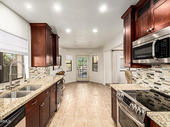 3rd image of 18448 E PASEO VERDE Drive