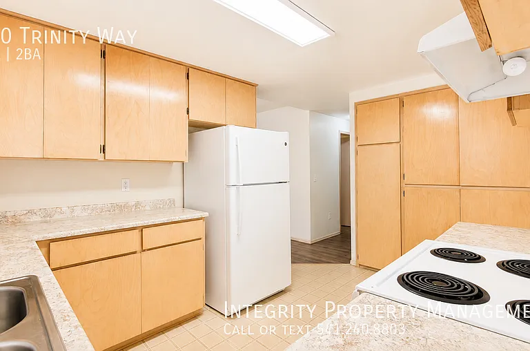 730 Trinity Way — Photo 9