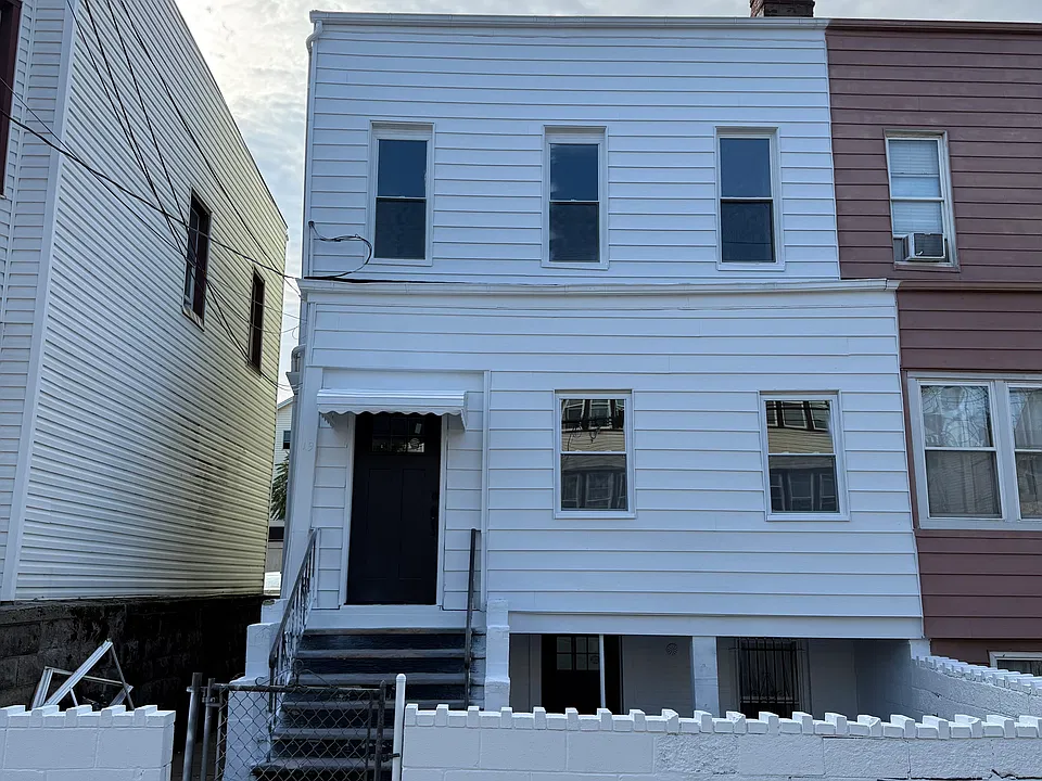 19 Long St #0