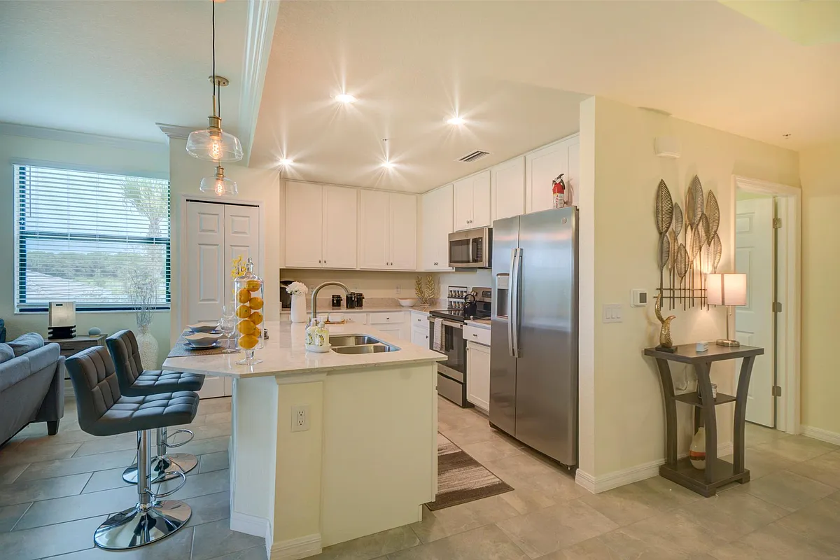 Building Photo - 17520 Gawthrop Dr #302