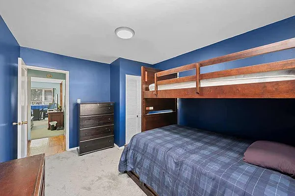 Sold by Remax Edge | media 12