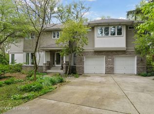 1055 E Hillside Rd, Naperville, IL 60540
