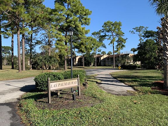 3rd image of 7610 Las Palmas Way