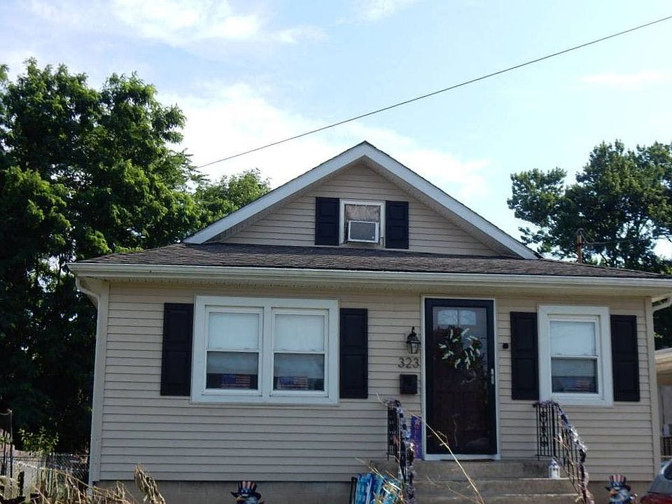 1st image of 323 Lake St