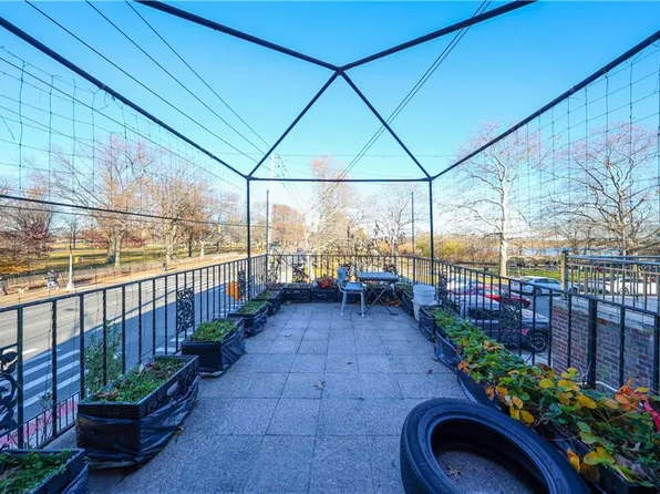 2202 Burnett Street image 9 of 45