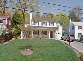 5211 Roosevelt St, Bethesda, MD 20814