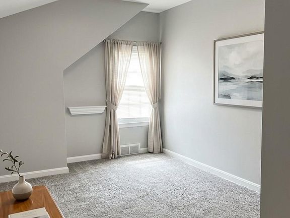 4th image of 8878 Terry St
