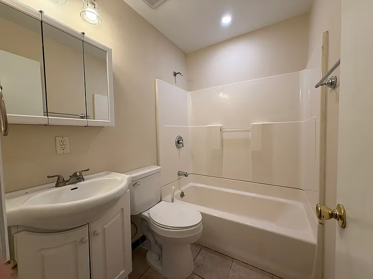 1 Murray Hill Dr — Photo 8