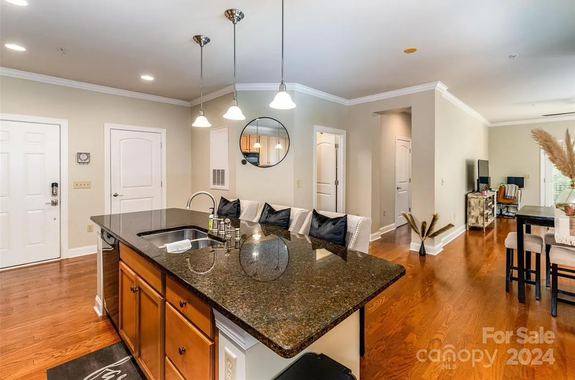 120 Steinbeck Way — Photo 3