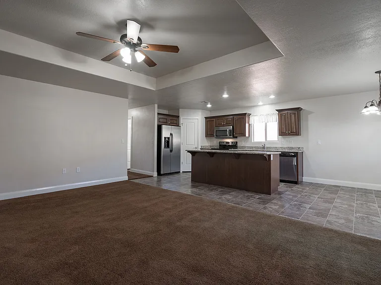 986 Camel Springs Dr — Photo 4
