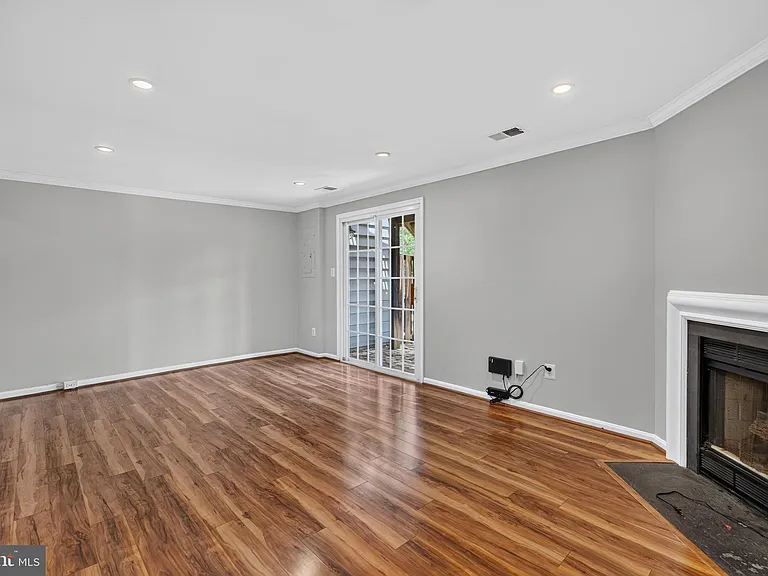 6453 Linleigh Way — Photo 25