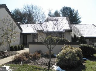 2 Steeplechase Ln, Blue Bell, PA 19422