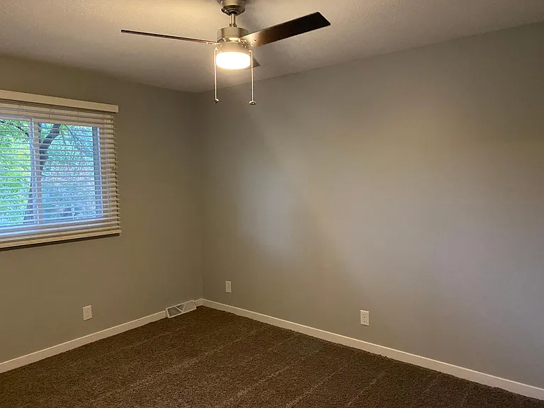 upstairs bedroom #1
