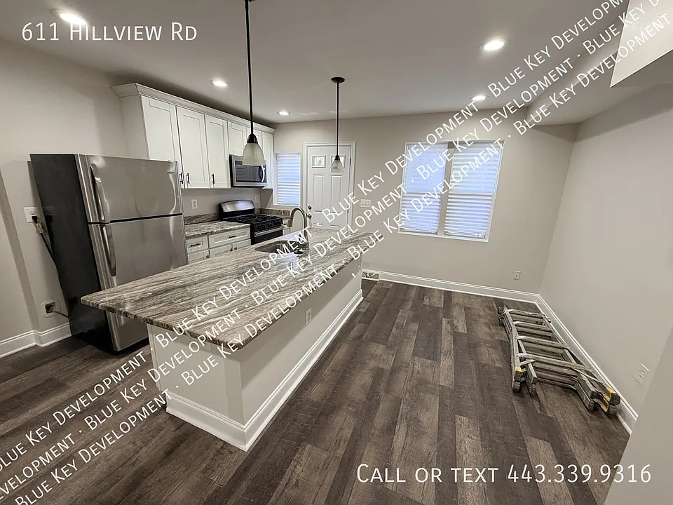 611 Hillview Rd