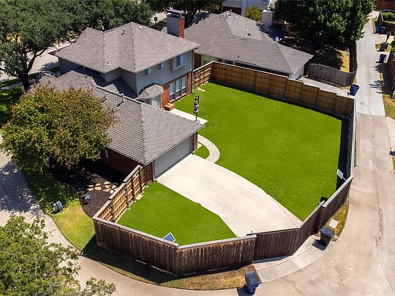 2nd image of 10231 Castle Dr