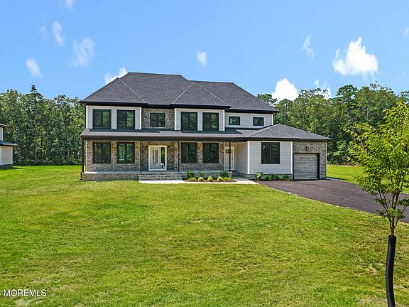 4th image of 8 Haystack Court