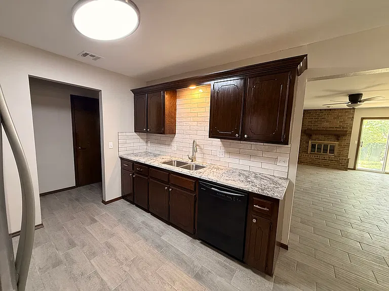 6613 Laurel Rd — Photo 6