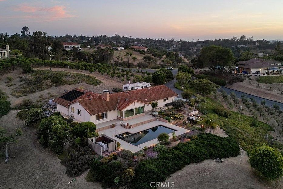 1st image of 1509 Macadamia Dr
