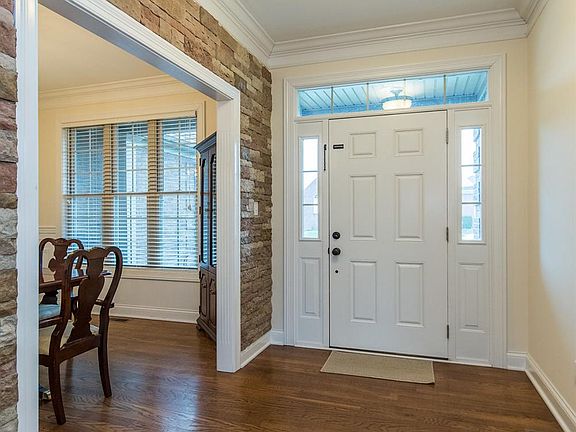 5th image of 2056 Elmwood Dr