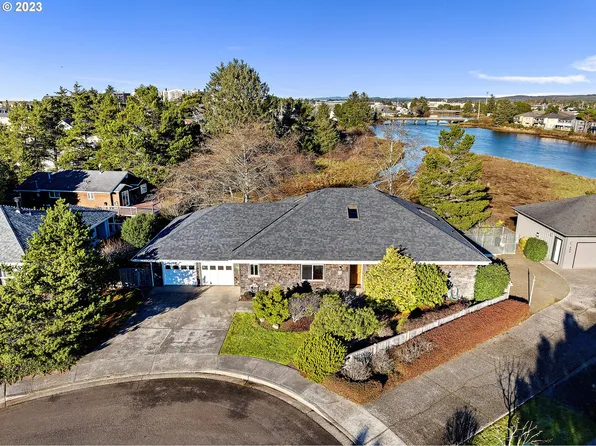 480 Farrell Ct, Seaside, OR 97138