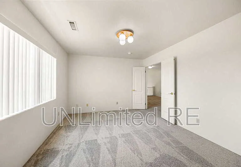 3285 N Hedgewood Dr #B — Photo 20
