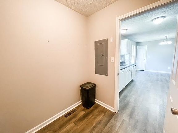 2nd image of 286 Grassland Ct