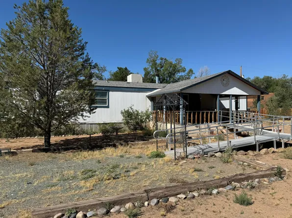204 Walden Rd, Corrales, NM 87048