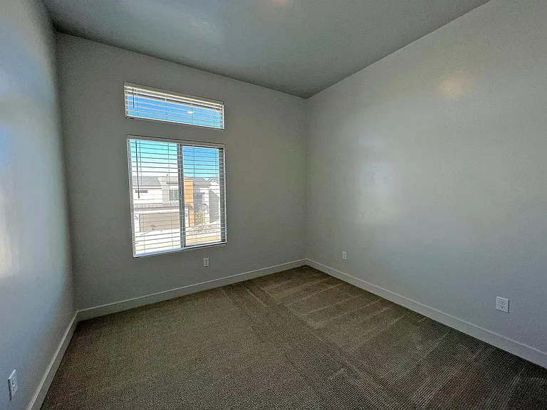 4104 E Phobos Ln — Photo 28