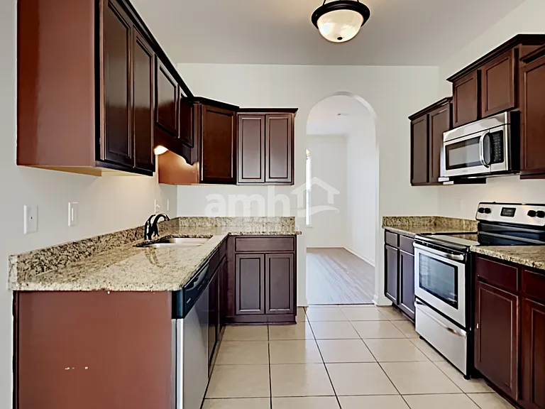 1050 Kentshire Cv — Photo 4
