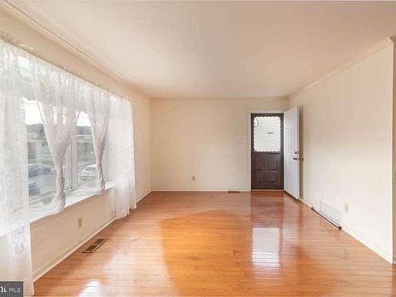 4th image of 7914 Brous Ave