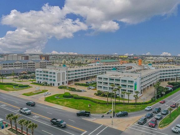 3rd image of 6102 Seawall Blvd #121