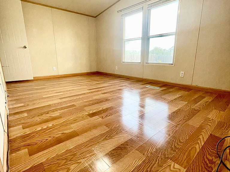 630 N Parish Ave — Photo 5