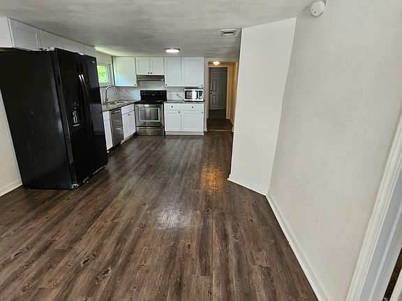 2nd image of 3926 Coolidge St