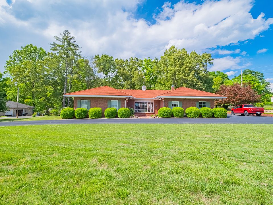 1st image of 200 Westbrook Ln