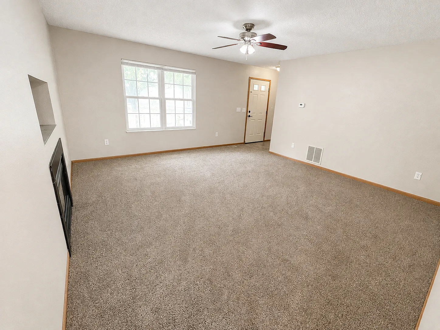 584 Star Spangled Pl — Photo 2