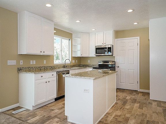 2nd image of 1693 Hillsboro Dr