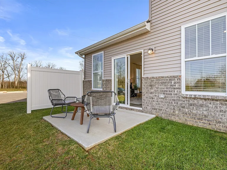 416 Alcott Way — Photo 3