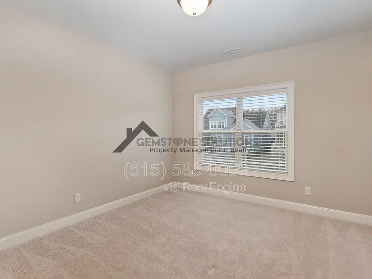130 Hobbs Dr — Photo 21