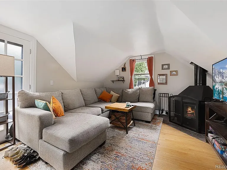 1130 N Lafayette St #5 — Photo 2