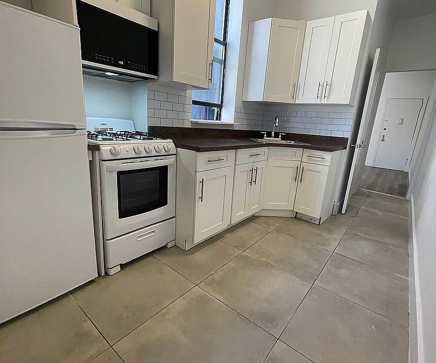 1st image of 211 Marion St #3R