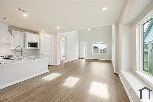 721 Ocean Palms Dr — Photo 10