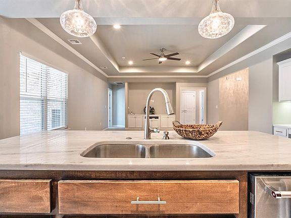 4th image of 4400 Peach Tree