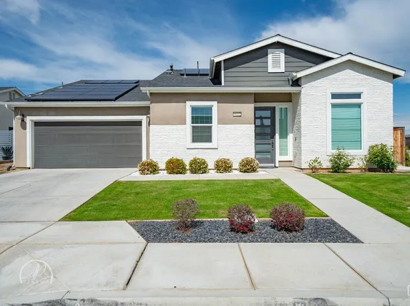 9112 Majestic Falls Ln, Shafter, CA 93263