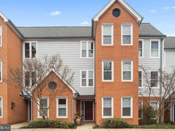 2105 N Rolfe St APT A, Arlington, VA 22209