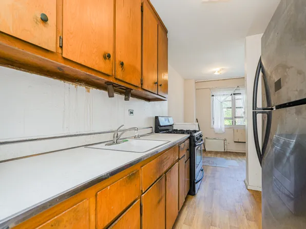 444 Neptune Avenue image 10 of 16