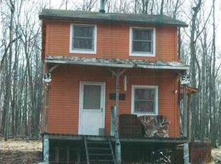 93 W Hall Ln, Renovo, PA 17764